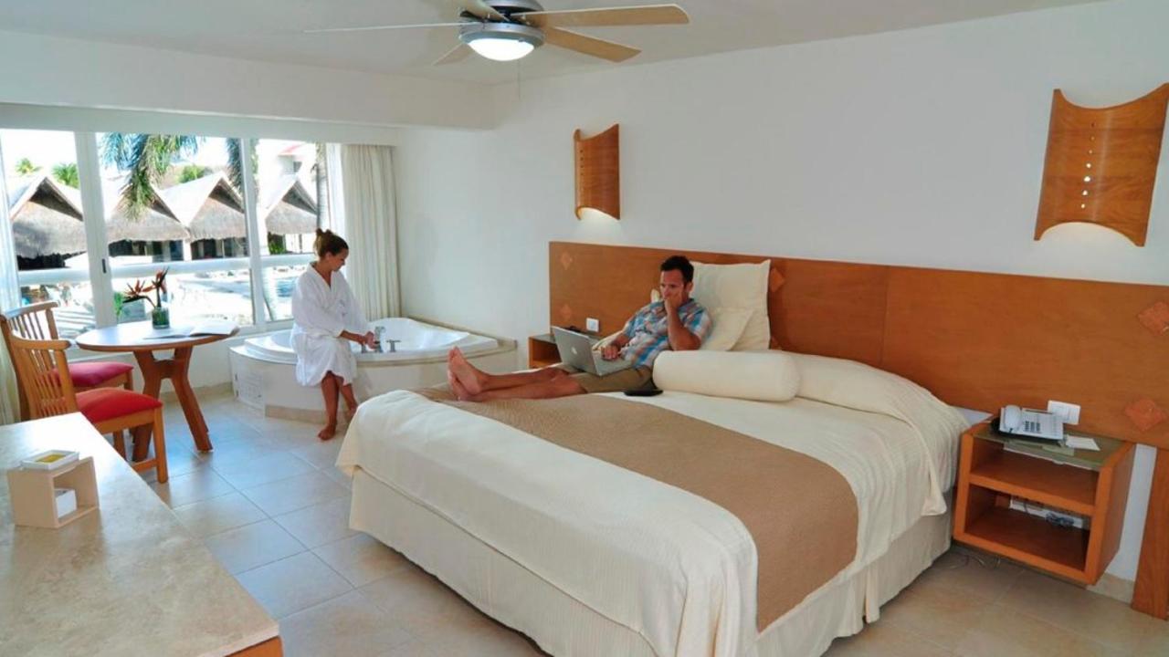 Ocean Spa Hotel Cancun Exterior photo